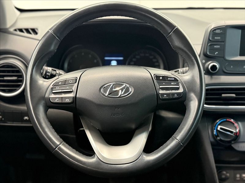 Hyundai Kona 1,6 T-GDI COMFORT 4X4 AT - fotka 9 z 18