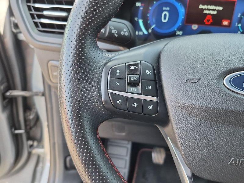 Ford Kuga ST-Line X  1,5 EcoBoost - fotka 14 z 28