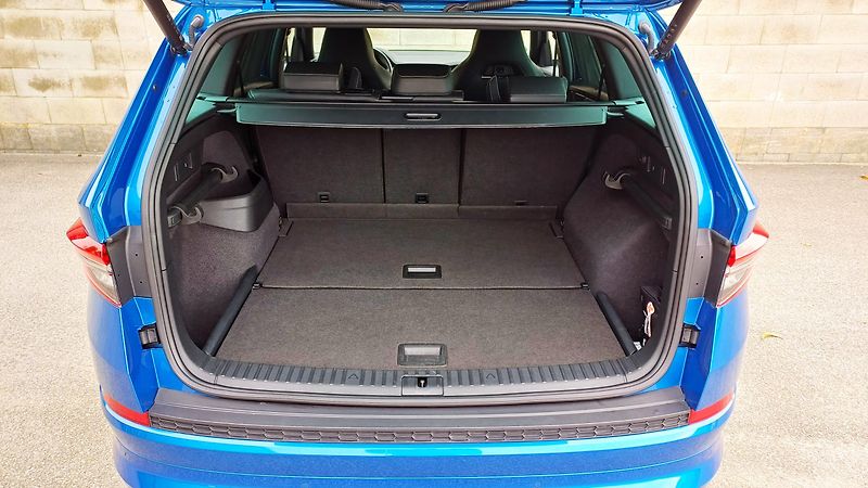 Škoda Kodiaq SPORTLINE TDI 147kW WEBASTO-ČR - fotka 14 z 50