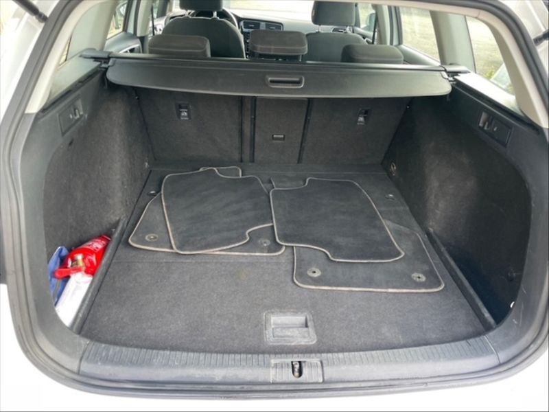 Volkswagen Golf 1,5 TSI Evo Highline - fotka 6 z 11