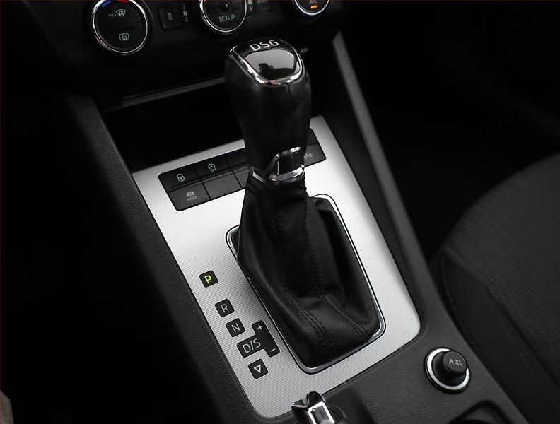 Škoda Octavia (2012) Elegance 2.0 TDI, Automat - fotka 16 z 17