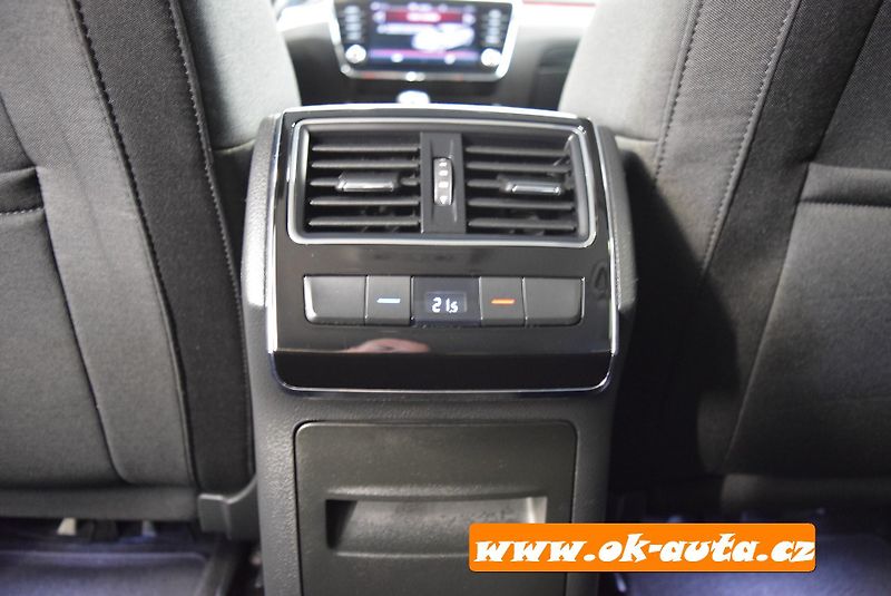 Škoda Superb 2.0 TDI STYLE MATRIX DSG    - fotka 35 z 66