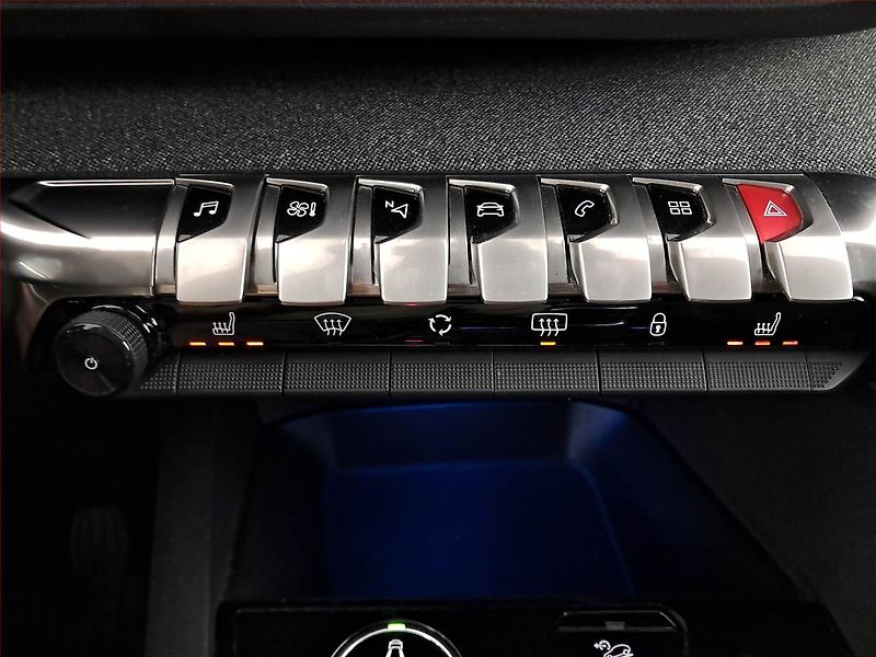 Peugeot 5008 (2021) PureTech 130 - fotka 13 z 18