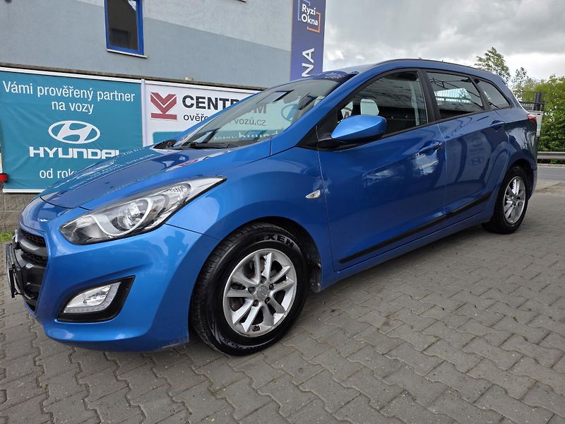 Hyundai i30 1.6-NÍZKÁ SPOTŘEBA- 5l/100km - fotka 5 z 13