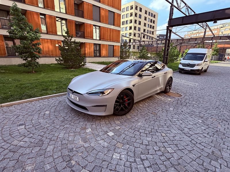 Tesla Model S (2023) Plaid 1020HP HW4 - fotka 7 z 13