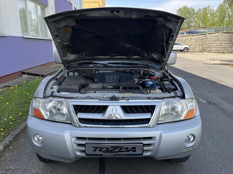 Mitsubishi Pajero 3.2 DID bez koroze - fotka 31 z 33
