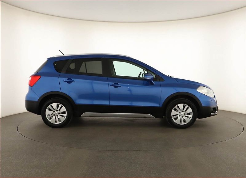 Suzuki SX4 S-Cross (2014) 1.6 DDiS AllGrip, 4X4 - fotka 6 z 14