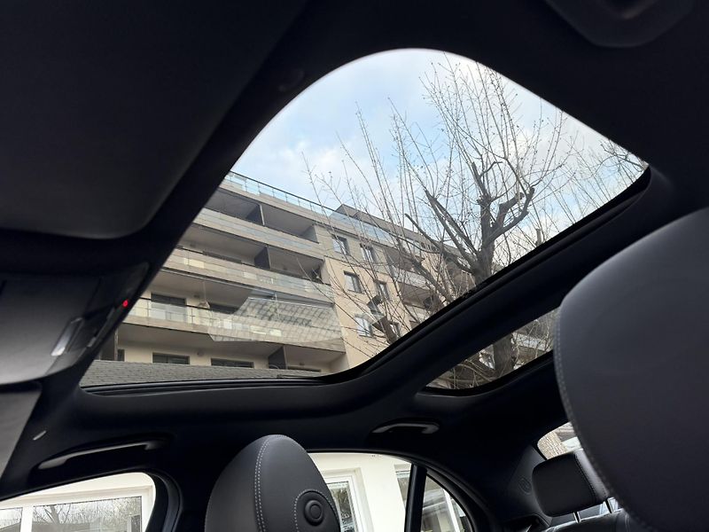 Mercedes-Benz Třídy E (2020) 300E 4MATIC PLUG-IN HYBRID - fotka 29 z 40