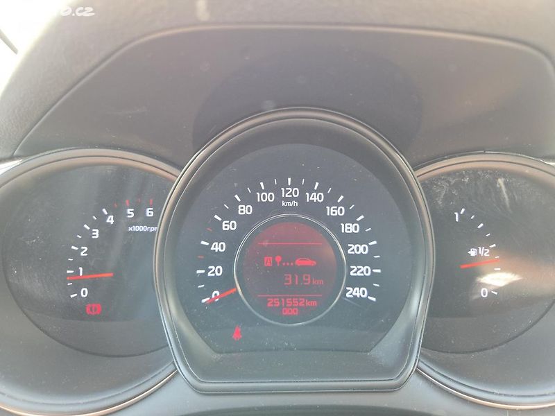 Kia Ceed (2018) na splátky všem od 10%akontace - fotka 13 z 14