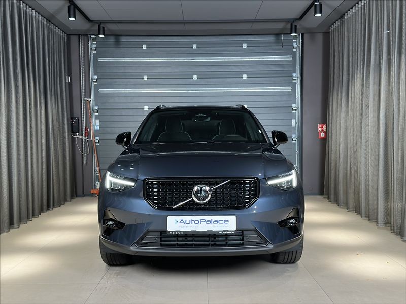 Volvo XC40 (2026) 2,0 B4  Ultra - fotka 6 z 33