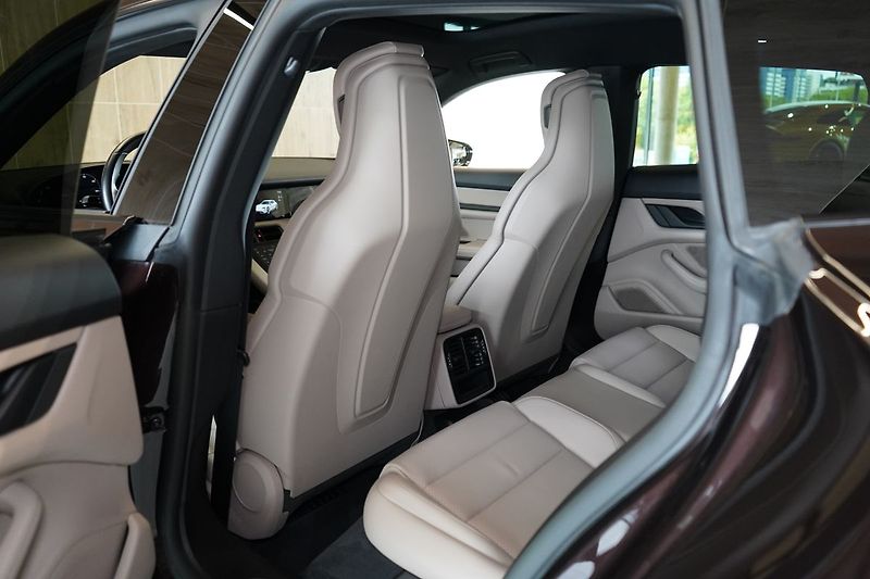 Porsche Taycan Sport Turismo, Pano, Matrix - fotka 46 z 50