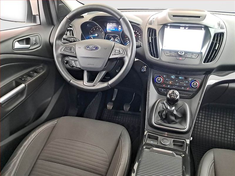 Ford Kuga (2017) Titanium 1.5 EcoBoost, ČR - fotka 7 z 20