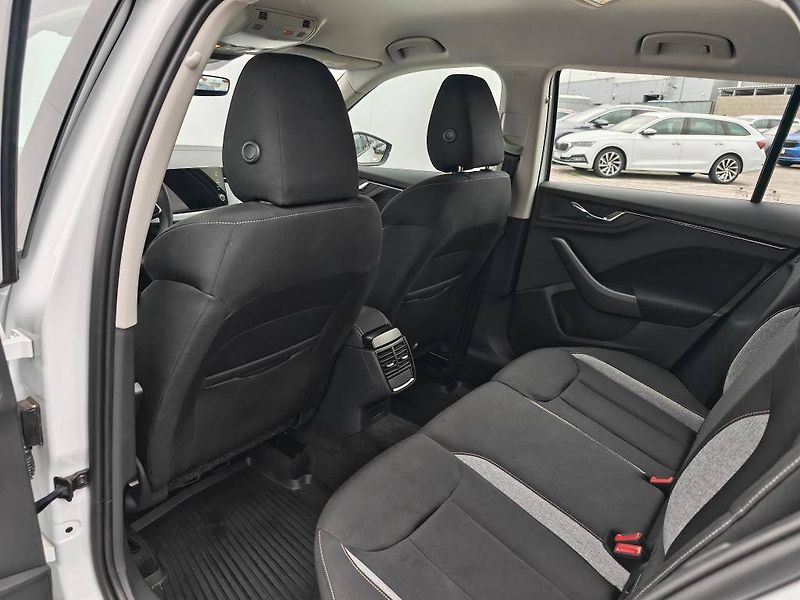 Škoda Kamiq Selection 6MP 1,0TSI - fotka 7 z 22