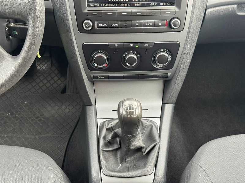 Škoda Octavia (2012) Comfortline 1.2 TSI 77kW - fotka 20 z 29