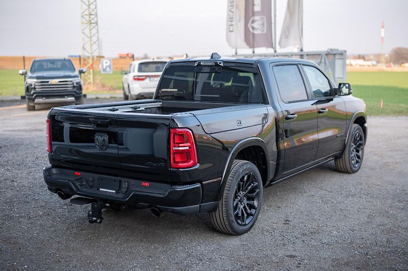 Dodge RAM (2025) 1500 LIMITED 3.0l - fotka 6 z 15