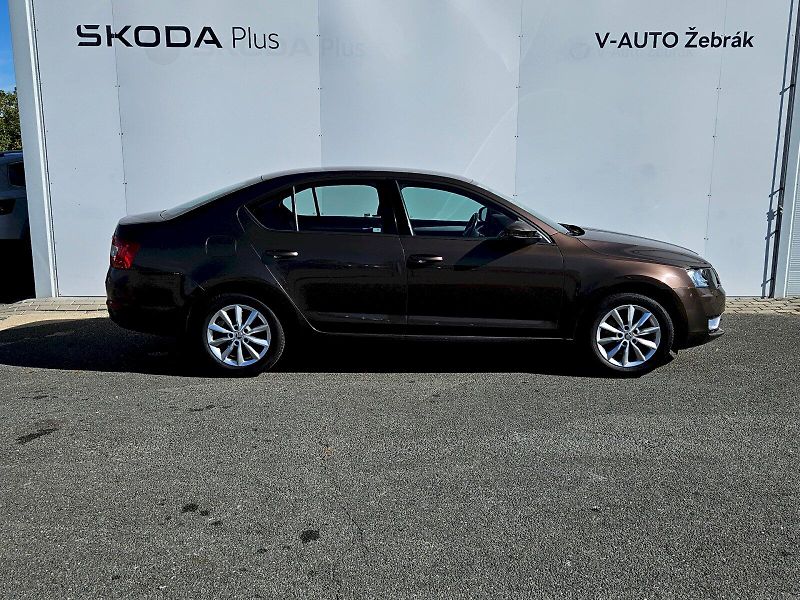 Škoda Octavia (2013) Ambition 1,2TSI - fotka 7 z 22