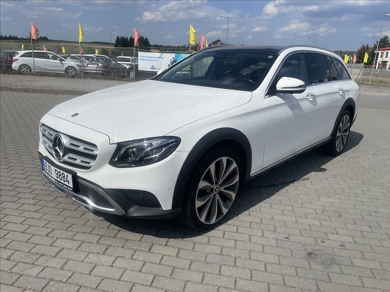 Mercedes-Benz Třídy E 2,0 4Matic ALL-TERREIN PANO LE - fotka 35 z 40