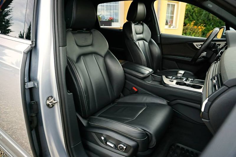 Audi Q7 (2016) S-LINE 3,0 TDI 200 kW - fotka 24 z 55