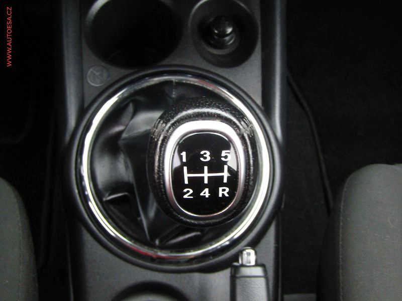 Mitsubishi ASX (2016) 1.6 MIVEC, AC, temp, tažné - fotka 15 z 18