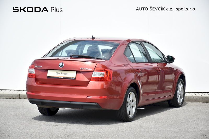 Škoda Octavia (2015) Elegance 1.8 TSI 132 kW - fotka 2 z 31