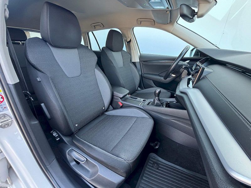 Škoda Octavia (2022) 2.0 TDI 85kW Ambition Plus Nez - fotka 31 z 35