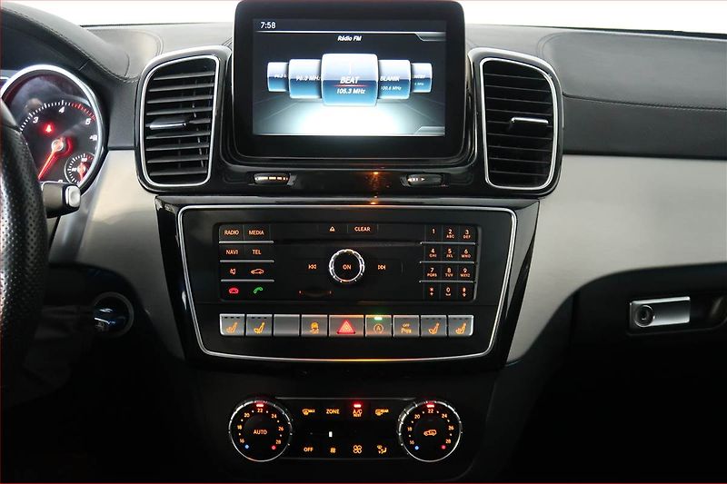 Mercedes-Benz GLE (2016) Avantgarde 350 d - fotka 12 z 19