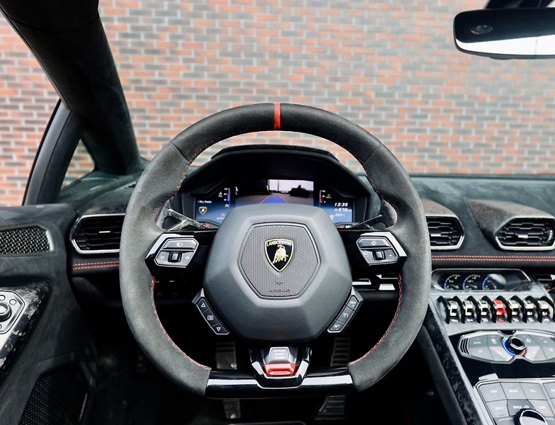 Lamborghini Huracán (2018) Spyder Performante Misano Red  - fotka 36 z 61
