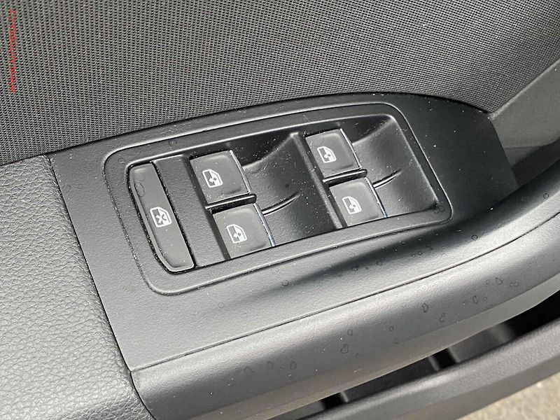 Seat Ateca (2018) 2.0 TSi 4x4, FR, DSG, +ALU - fotka 11 z 22