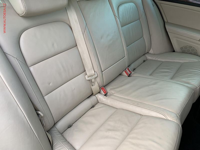 Škoda Superb (2010) 2.0 TDi, DSG, navi, xenon - fotka 12 z 23