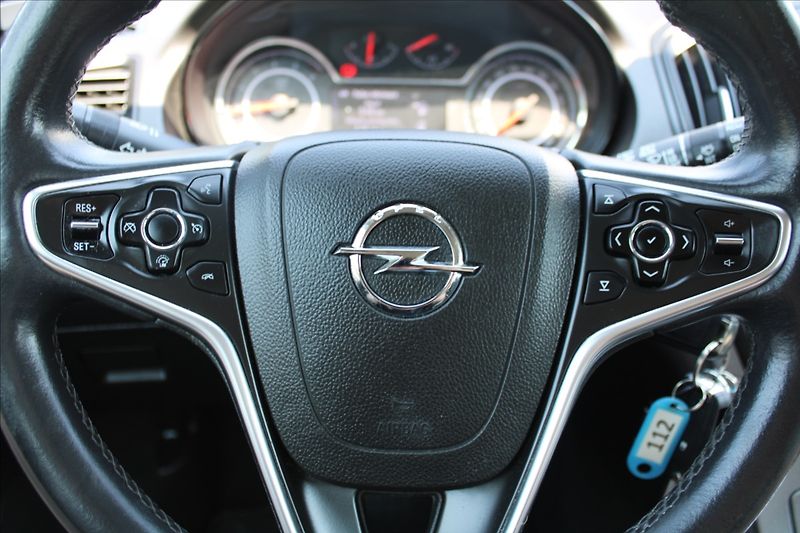 Opel Insignia 2,0 CDTi  NOVÉ V ČR,TAŽNÉ - fotka 14 z 25
