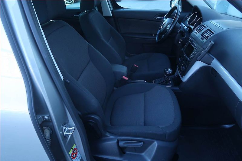 Škoda Yeti (2012) 2.0 TDI, 4X4, Automat - fotka 9 z 18