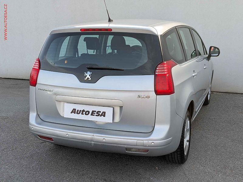 Peugeot 5008 (2010) 1.6 HDi, AC, tempo - fotka 4 z 14