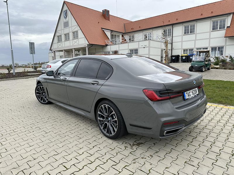 BMW Řada 7 (2019) BMW 745Le xDrive LONG aut. ser - fotka 5 z 57