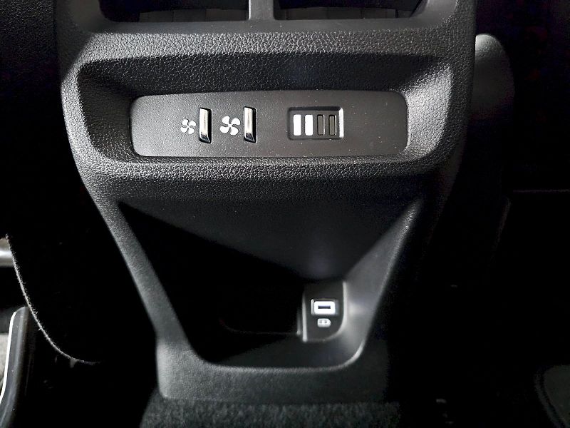 Toyota ProAce City Verso (2024) L1 1.2T 110k FAMILY - fotka 21 z 25