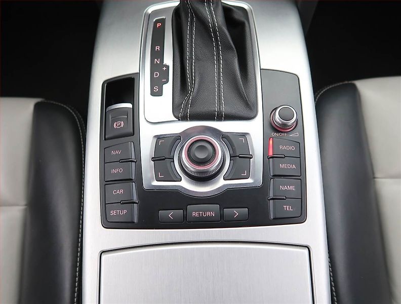 Audi A6 (2010) 3.0 TFSI, 4X4, Automat - fotka 21 z 29