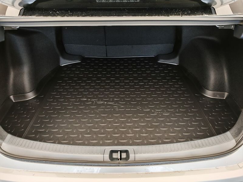 Toyota Corolla 1.8 GR SPORT - fotka 7 z 35