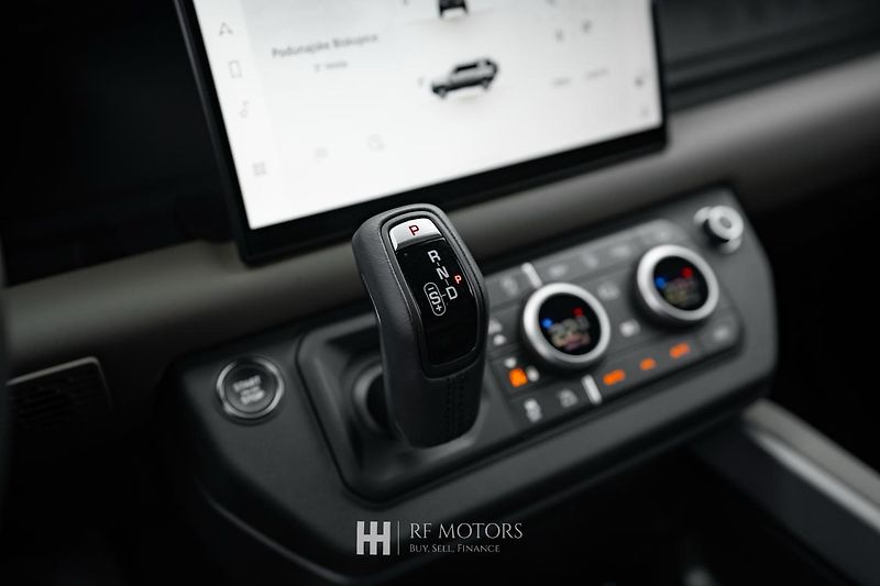Land Rover Defender (2025) D250 MHEV X-Dynamic SE - fotka 45 z 52