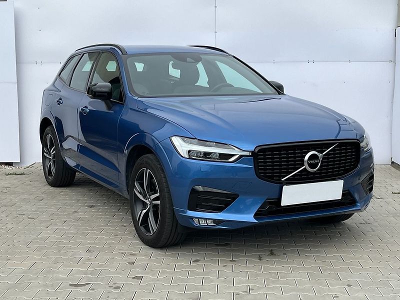 Volvo XC60 R-Design B5 AWD 184kW - fotka 4 z 26