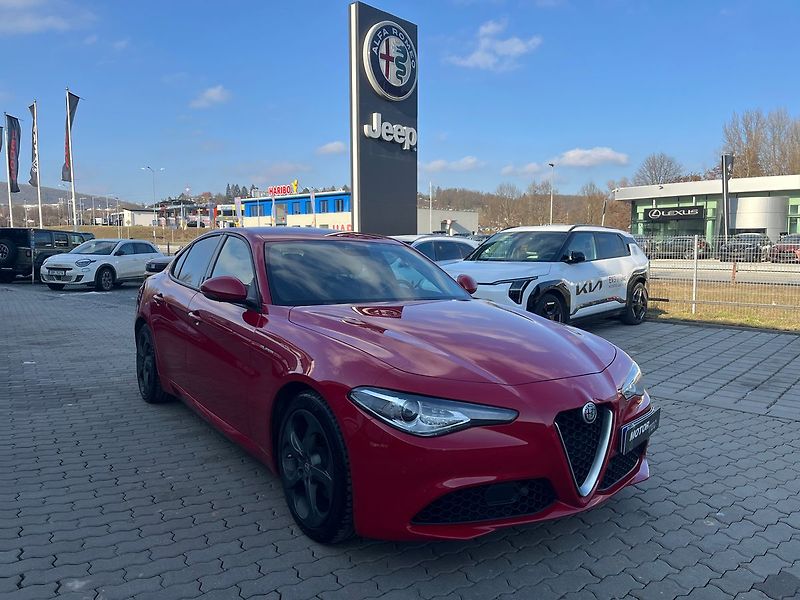 Alfa Romeo Giulia Super 2.2 JTdm Super 160k AT8 - fotka 2 z 10