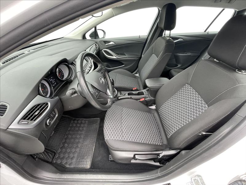 Opel Astra 1,5 CDTi Edition ST PDC+AC - fotka 4 z 23