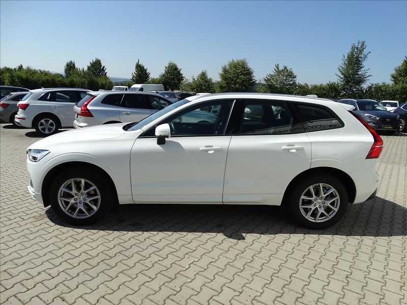Volvo XC60 2,0 D3 Momentum MAN ČR - fotka 4 z 22