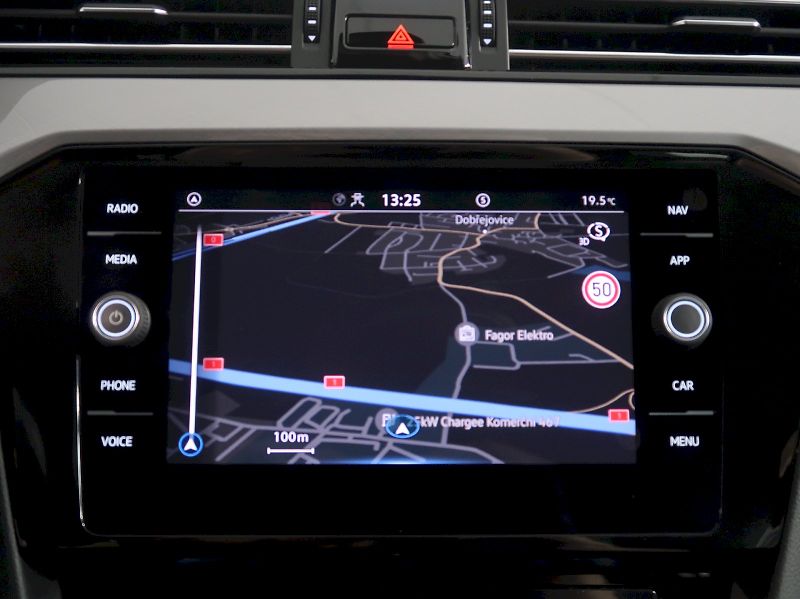 Volkswagen Passat (2023) BUSINESS PREMIUM 2.0TDI 110KW - fotka 27 z 36