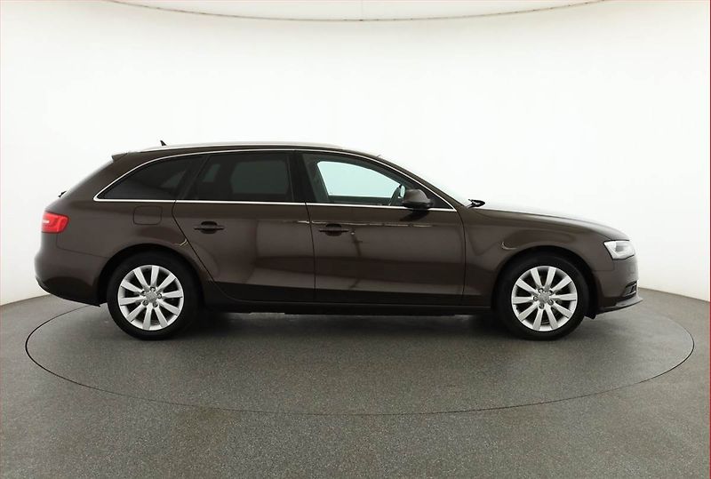 Audi A4 (2013) 2.0 TDI, 4X4, Automat, Navi - fotka 6 z 16