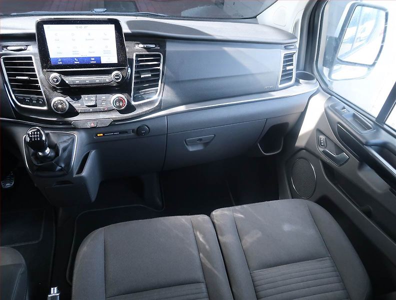 Ford Tourneo Custom (2022) Titanium 2.0 EcoBlue mHEV, ČR - fotka 8 z 15