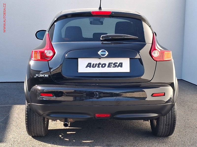 Nissan Juke (2010) 1.6i, Tekna - fotka 5 z 19