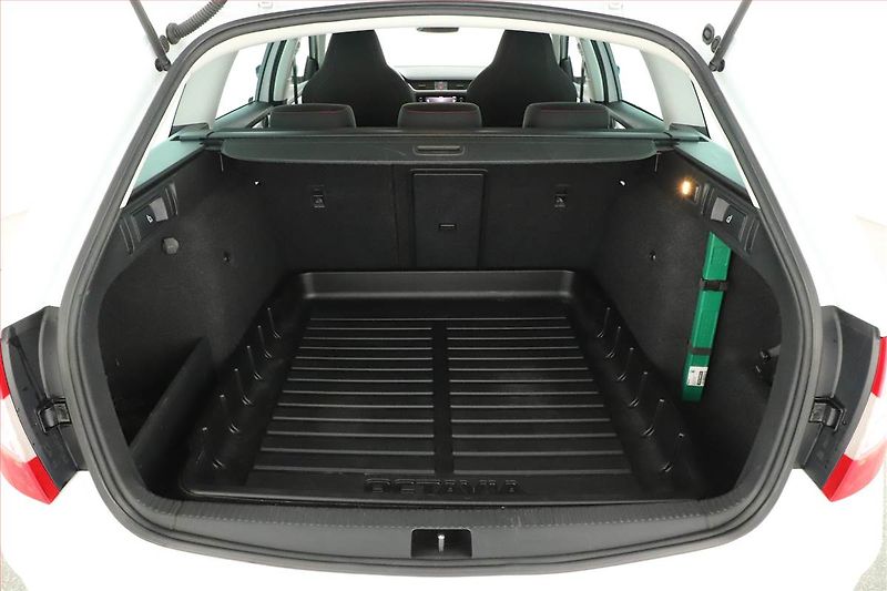 Škoda Octavia (2019) 1.6 TDI, Automat, Tempomat - fotka 18 z 19