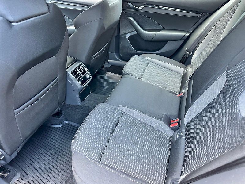 Škoda Octavia (2023) 2.0 TDI 110kW DSG Style Combi - fotka 20 z 23