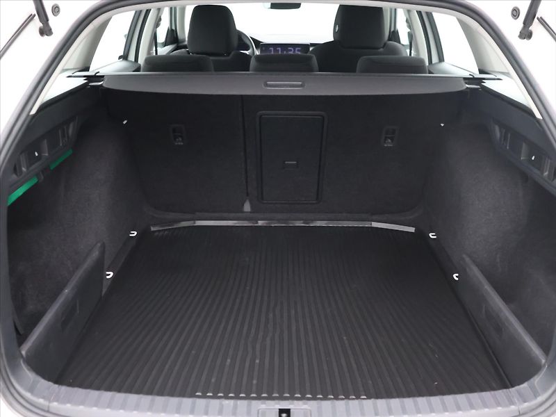 Škoda Octavia 2.0 TDI 85kW DSG Style CZ - fotka 10 z 37