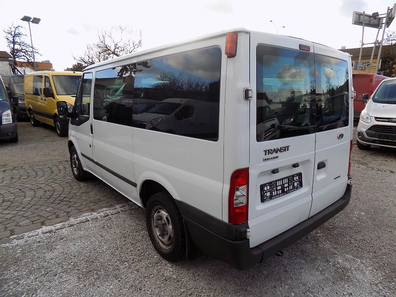 Ford Transit 2,2 TDCI SWB 300 TREND 9 MÍST - fotka 17 z 43