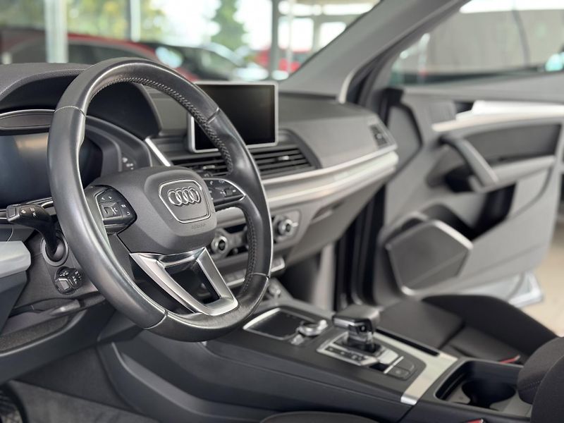 Audi Q5 45TFSI Q*Virtual*Panoram*Tažné - fotka 12 z 36